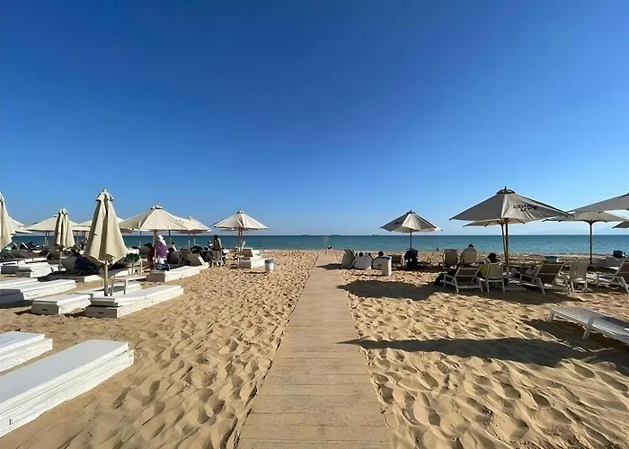 Salty Life Chalet, Azha Apartment